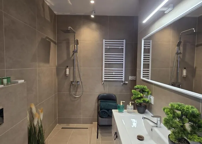 Lodge Lesny Zakatek I Male Bieszczady W Rzeszowie I Grill Starowiejska 6 *